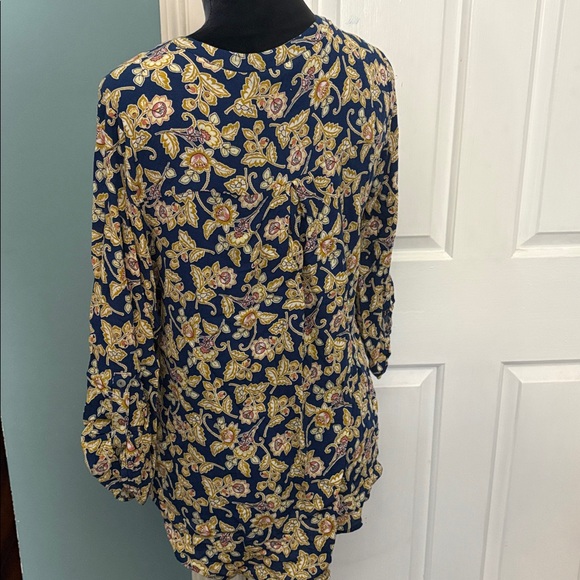 Daniel Rainn Navy Blouse with Yellow Florals - Picture 6 of 7